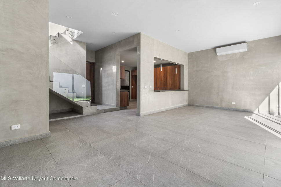 20251022221045994618000000 o