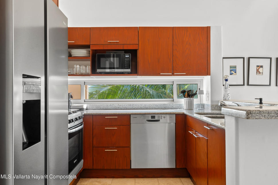 20251205180041843035000000 o