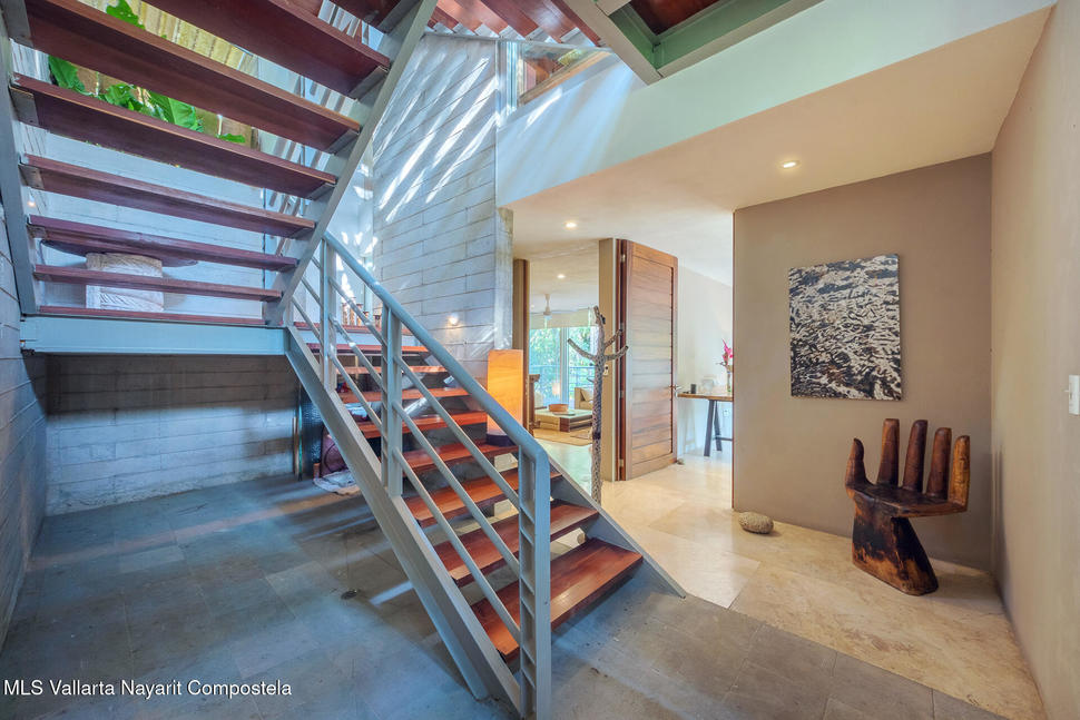 20250919222825923878000000 o