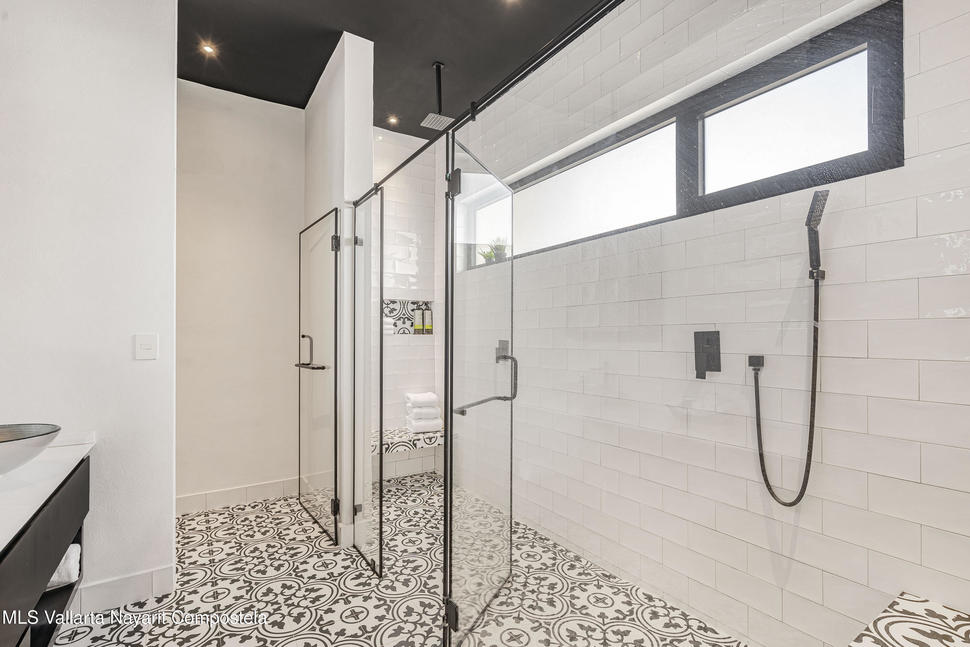 20251030214040414601000000 o