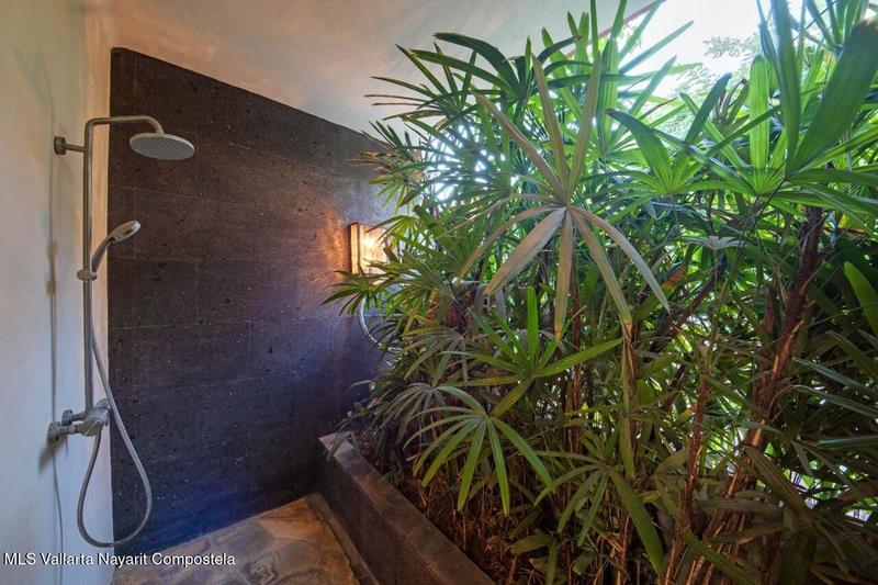 20251207195528678519000000 o