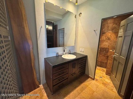 20251208232155070824000000 o