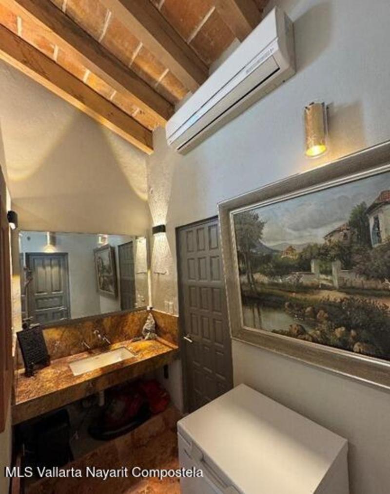 20251208232205178195000000 o