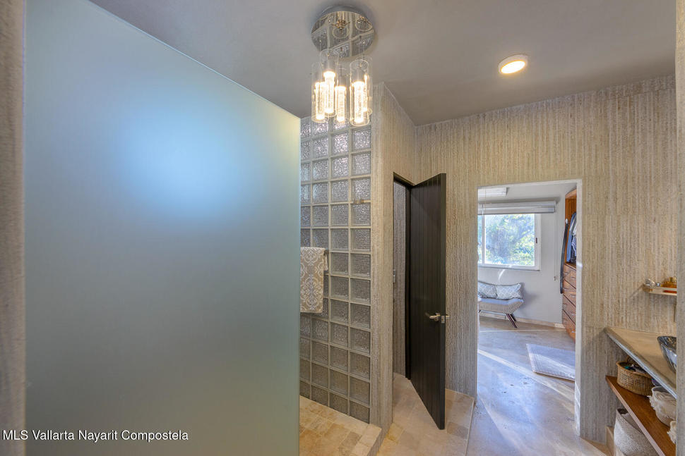 20260106223647112677000000 o