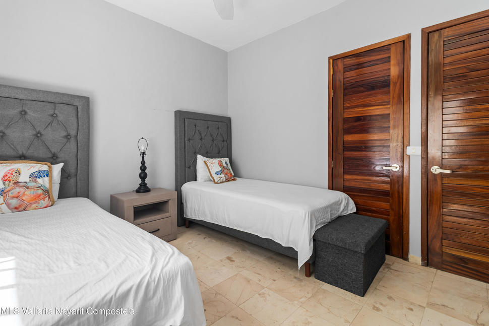 20251004002617530378000000 o