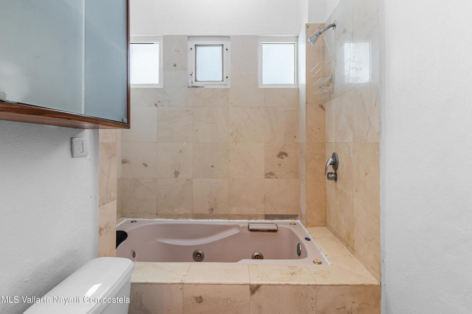 20251006175312531812000000 o