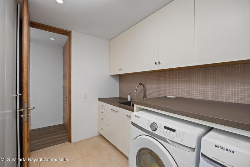 20250920021324917140000000 o