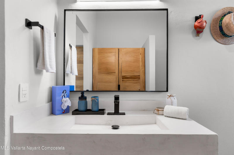 20251212060317958050000000 o