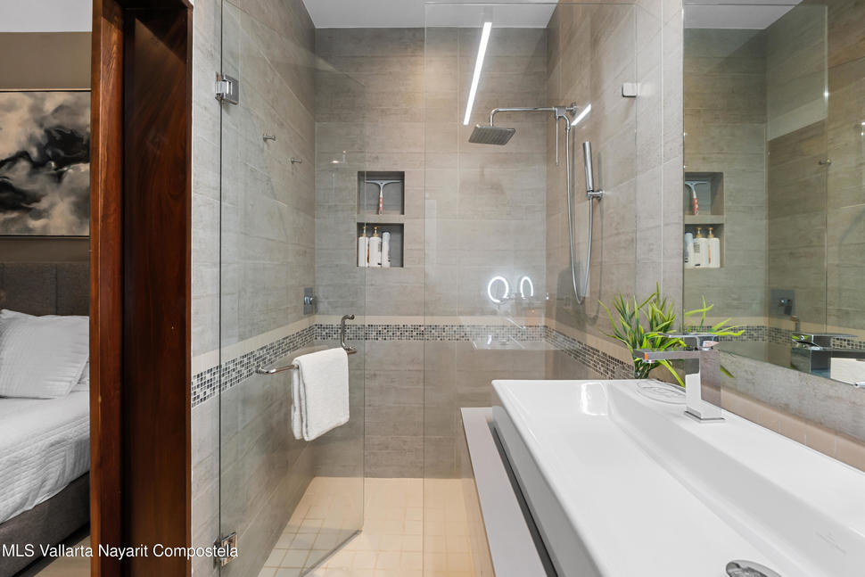 20251230200135944811000000 o