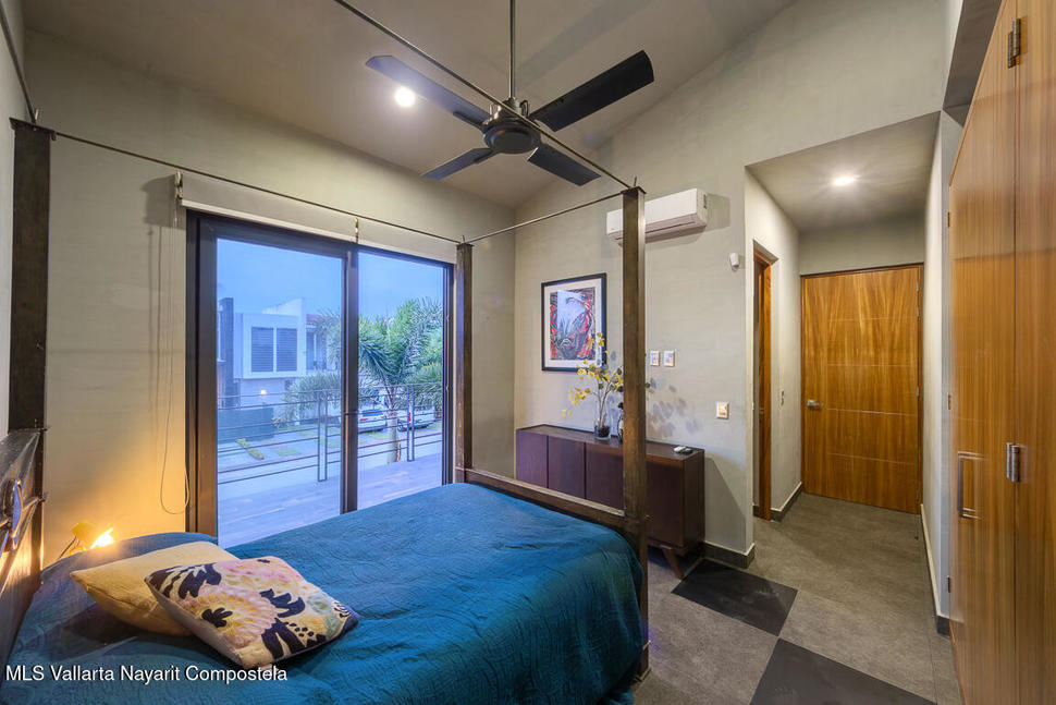 20251217214025128823000000 o