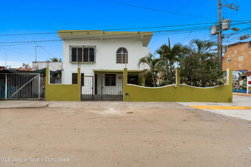 Mega Esquina Valle Dorado