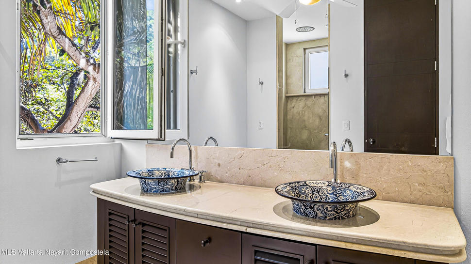 20251215181029502129000000 o