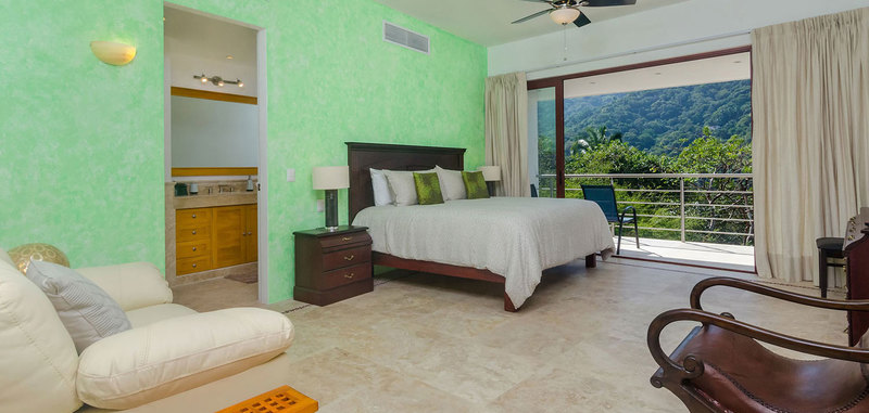 Casa mismaloya master bed2 01