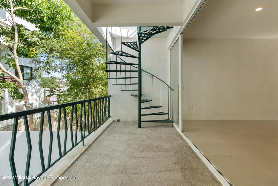 20251217204953282585000000 o