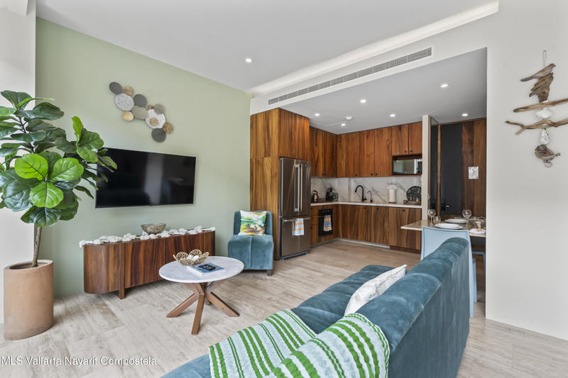 20250818225617617907000000 o