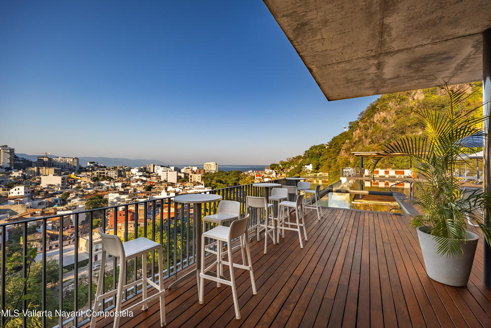 20251226203604579885000000 o