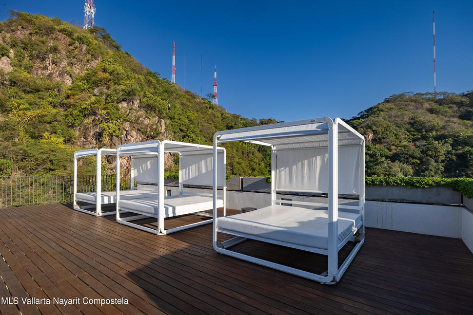 20251226203716180589000000 o