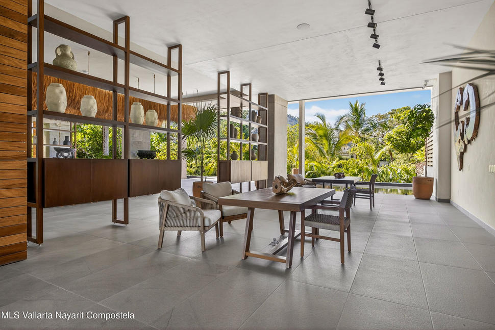 20251226204642693769000000 o