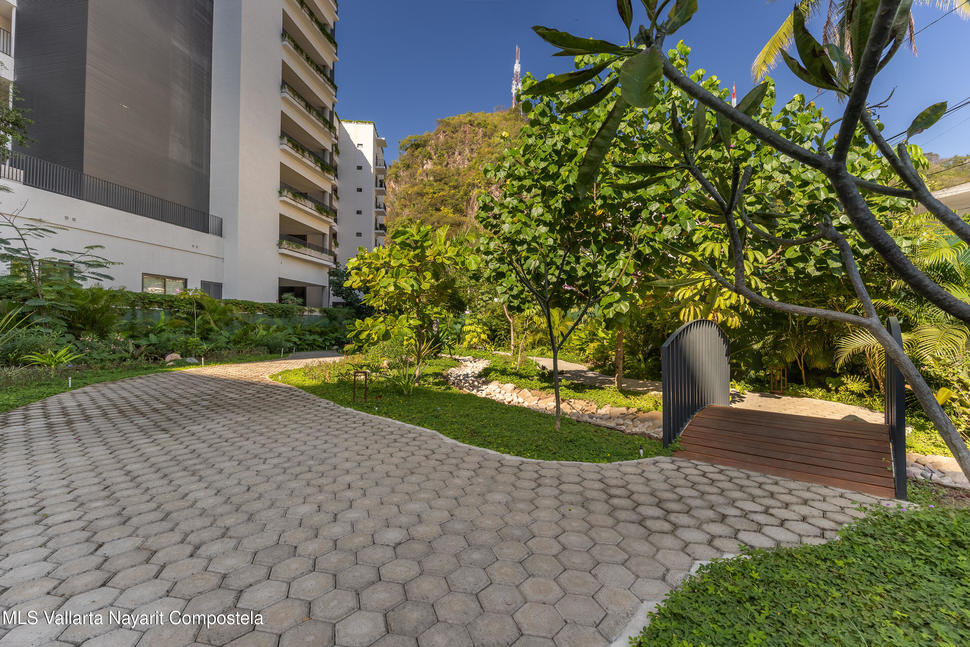 20251226204737070199000000 o