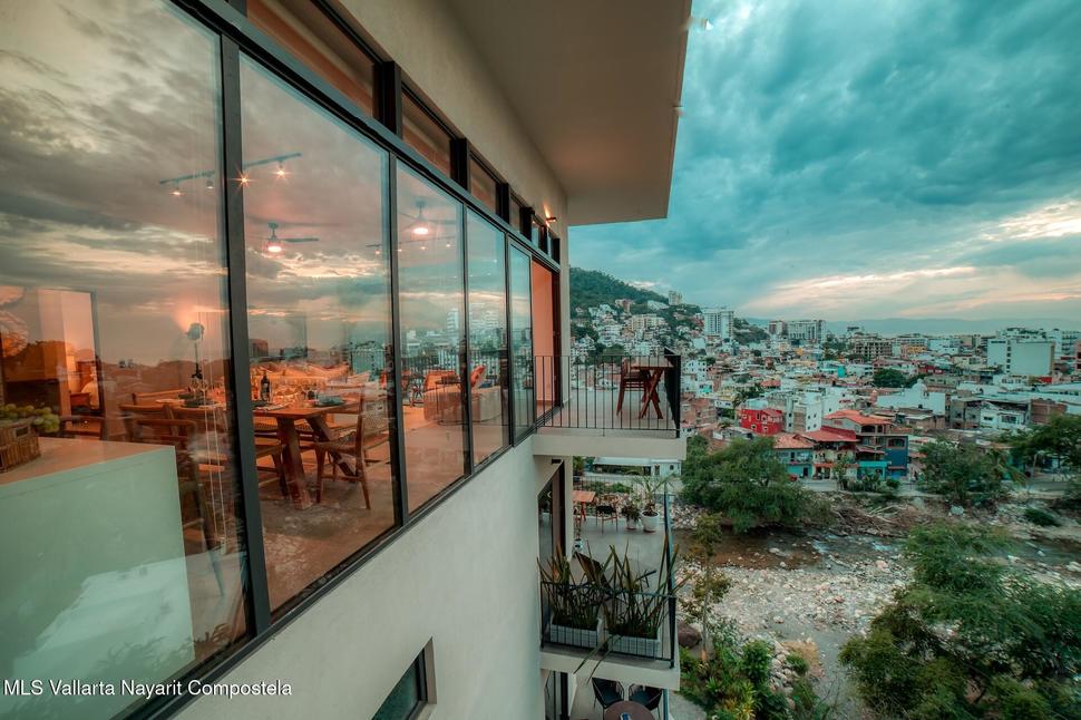 20260102185952915683000000 o