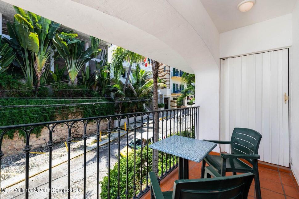 20251004181451890038000000 o