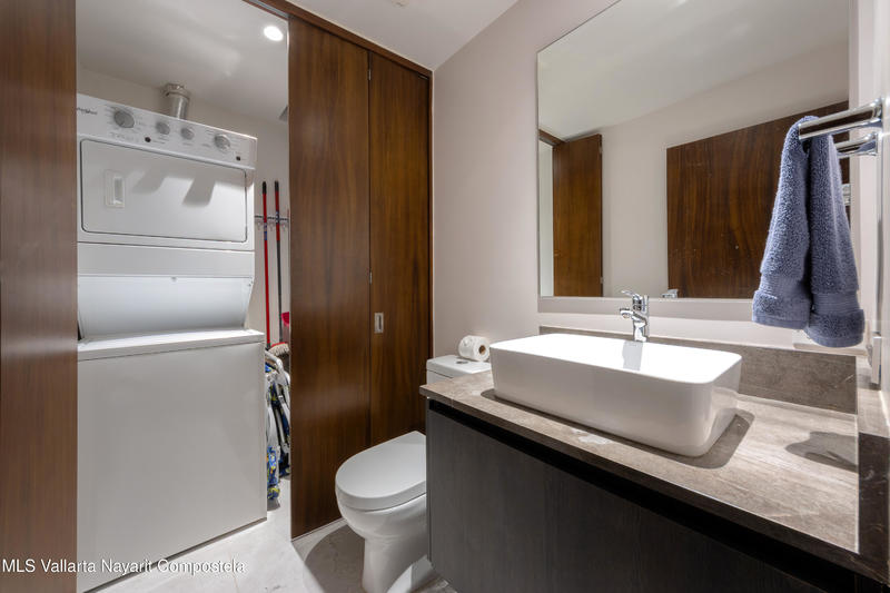 20250917174239890419000000 o