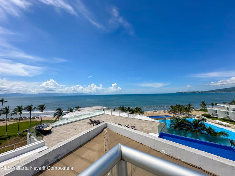 Penthouse Coral 619
