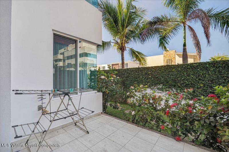 20251226175656218571000000 o