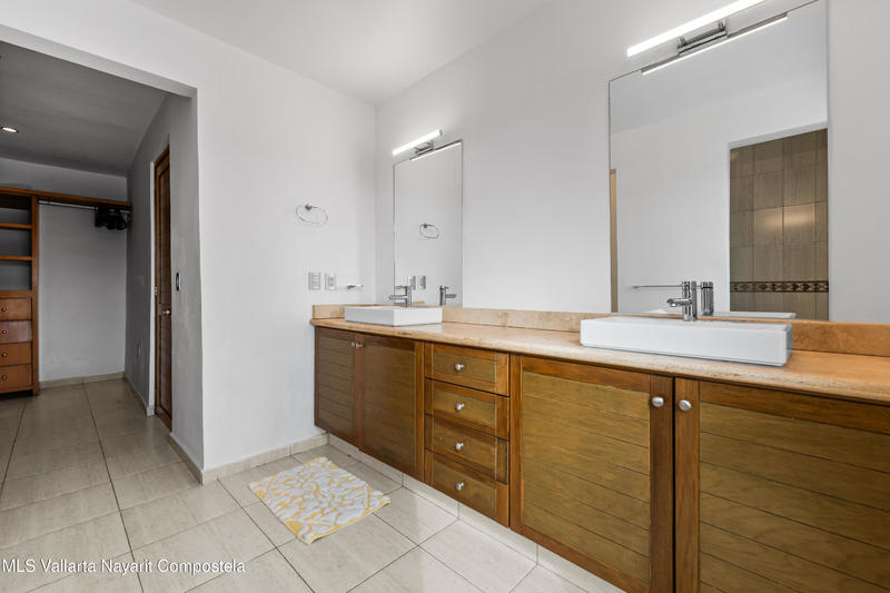 20251001192143921731000000 o