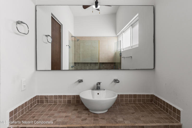 20250625204127185821000000 o