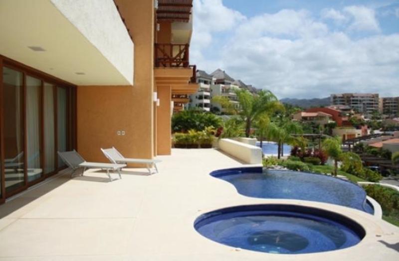 Punta Esmeralda Huanacaxtle 103