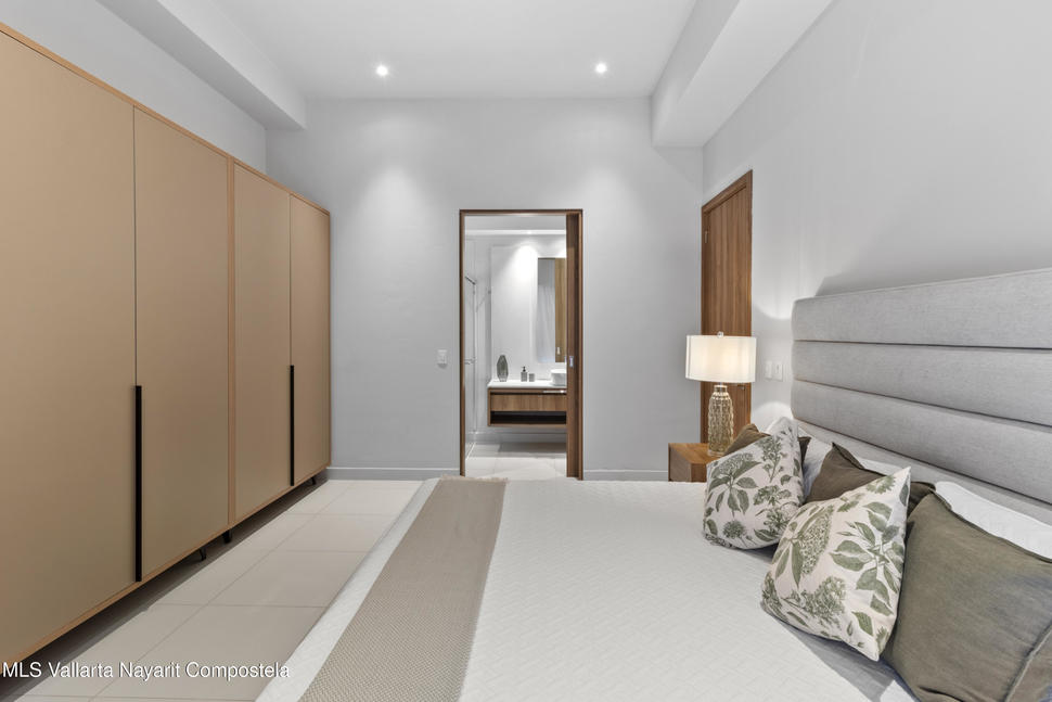 20251105211526738465000000 o