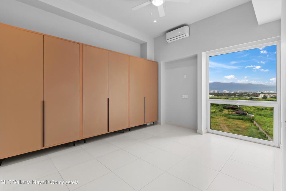 20251105203200097035000000 o