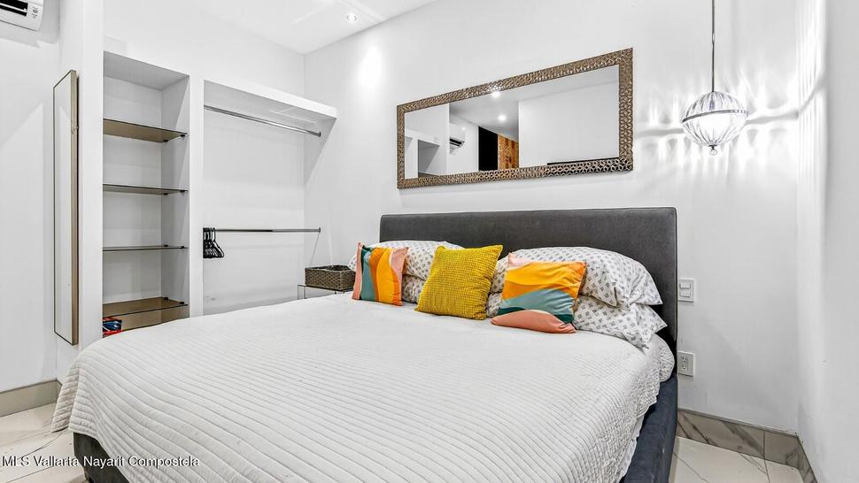 20251122012230297376000000 o