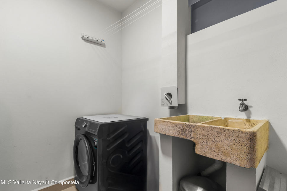 20250921184018175052000000 o