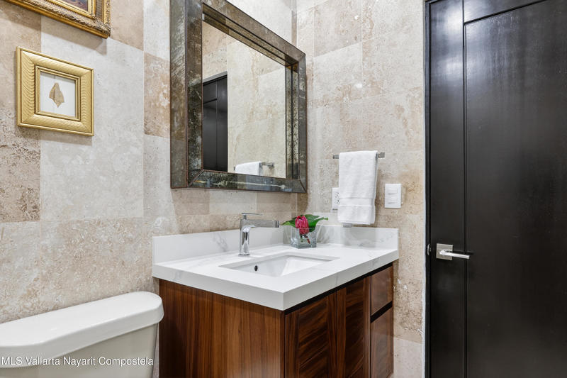 20251015225849247426000000 o