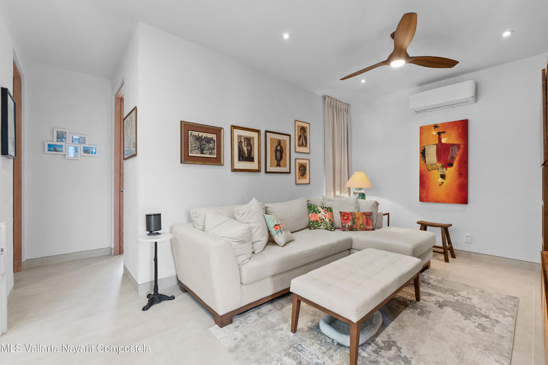 20250827214247529924000000 o