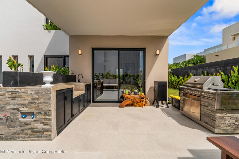 20251002143347382346000000 o