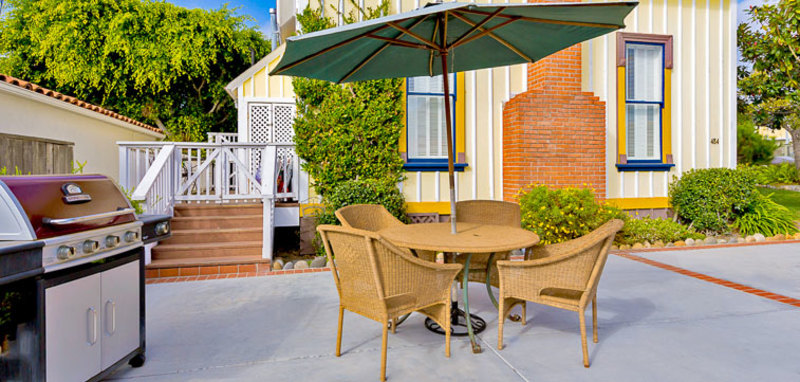 Yellow Cottage Villa Rental