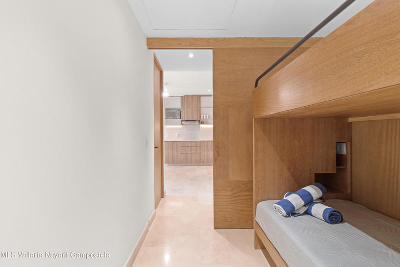 20250905195813720715000000 o